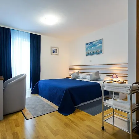 ホテル Belvedere 3*